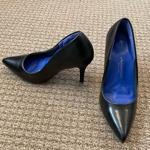 Super Comfortable Padded Antonia Saint New York Black Heels